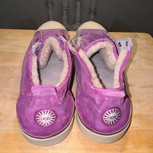 Laceless, fuchsia UGG women’s sneakers.